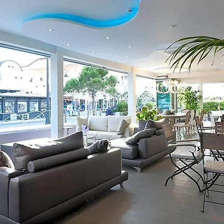 Lungomare 4* צ'סנטיקו