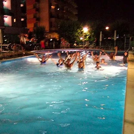 Lungomare מלון
